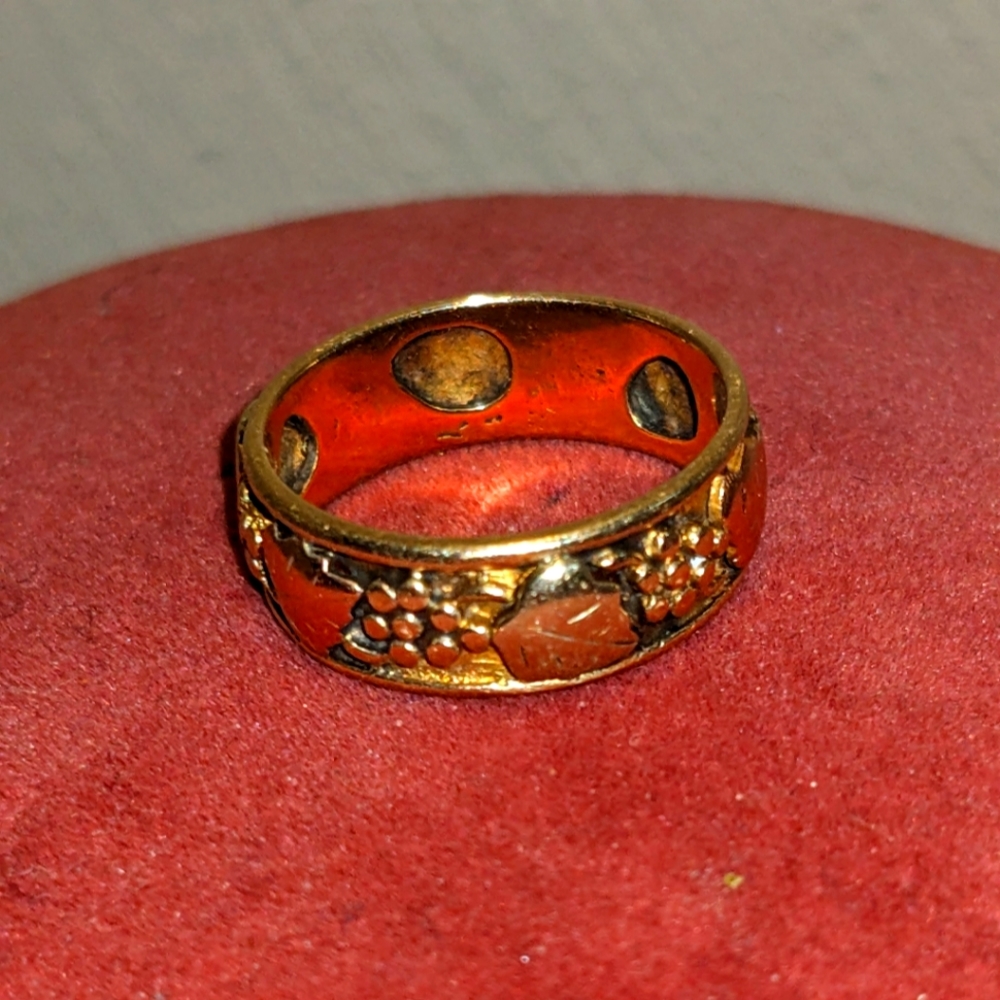 14K Black Hills Gold Band